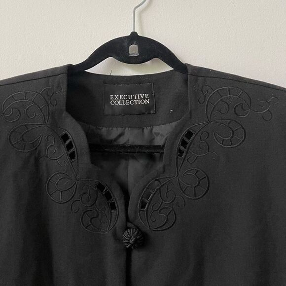 Executive Collection Women's Button-Front Eyelet Accent Black Long Sleeve Size L - Picture 3 of 7